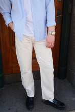 Carica l'immagine nel visualizzatore di Gallery, Noah Loose Fit Jeans - White Denim
