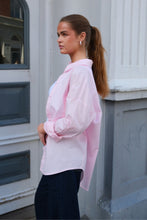 Carica l&#39;immagine nel visualizzatore di Gallery, Clara Oversized Shirt - Rose

