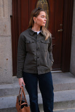 Afbeelding in Gallery-weergave laden, Twill Overshirt - Dark Olive
