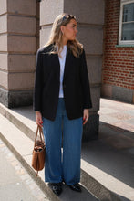 Cargar imagen en el visor de la galería, Frame Lisa Wide Pants - Light Blue Denim
