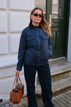 Cargar imagen en el visor de la galería, Ella Quiltet Jacket - Navy

