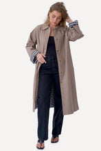 Load image into Gallery viewer, Livia Trenchcoat - Beige
