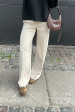 Carica l'immagine nel visualizzatore di Gallery, Low Waist Suit Pants - Beige
