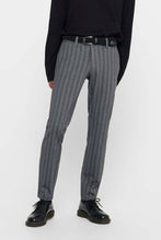 Charger l&#39;image dans la galerie, Mark Pants Stripy - Gris clair
