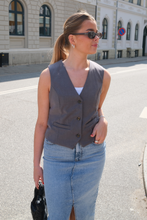 Cargar imagen en el visor de la galería, Nadia Vest - Dark Grey
