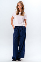 Carica l'immagine nel visualizzatore di Gallery, Nadia Pants - Navy
