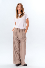 Carica l'immagine nel visualizzatore di Gallery, Nadia Pants - Beige
