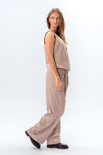 Load image into Gallery viewer, Nadia Vest - Beige
