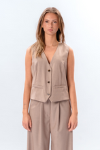 Load image into Gallery viewer, Nadia Vest - Beige
