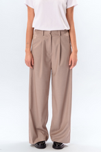 Carica l'immagine nel visualizzatore di Gallery, Nadia Pants - Beige
