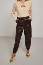 Charger l'image dans la galerie, Pantalon de taille haute Nemma - Chocolate Plum
