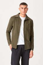 Cargar imagen en el visor de la galería, Performance Overshirt - Olive
