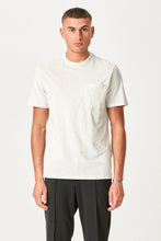 Cargar imagen en el visor de la galería, T-shirt With Pocket - Off-white
