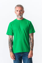 Cargar imagen en el visor de la galería, Camiseta de gran tamaño - Spring Green
