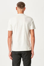 Cargar imagen en el visor de la galería, T-shirt With Pocket - Off-white
