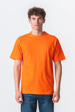 Carica l&#39;immagine nel visualizzatore di Gallery, T -shirt oversize - Arancia

