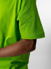 Carica l&#39;immagine nel visualizzatore di Gallery, T -shirt di grandi dimensioni - verde lime
