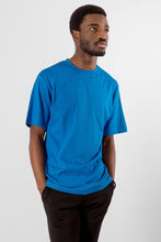 Carica l&#39;immagine nel visualizzatore di Gallery, T -shirt di grandi dimensioni - blu turchese
