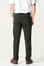 Cargar imagen en el visor de la galería, Performance Pants Loose Fit - Black

