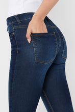 Load image into Gallery viewer, Performance Jeans - Blue denim (mid-waist)
