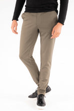 Cargar imagen en el visor de la galería, Performance Pantalones de trote - Oliva
