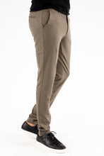 Cargar imagen en el visor de la galería, Performance Pantalones de trote - Oliva
