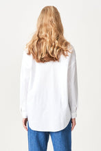 Afbeelding in Gallery-weergave laden, Clara Oversized Shirt - White
