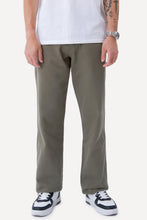 Carica l'immagine nel visualizzatore di Gallery, Straight Cotton Chino - Olive
