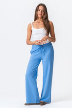 Load image into Gallery viewer, Sweatpants Wide - Light Blue

