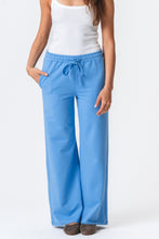 Load image into Gallery viewer, Sweatpants Wide - Light Blue
