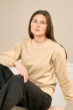 Charger l&#39;image dans la galerie, Crewneck de base - Sable (dame)

