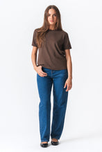 Load image into Gallery viewer, Leah Loose T-shirt - Brown
