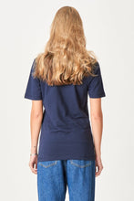 Charger l&#39;image dans la galerie, Boyfriend Tee - Marine
