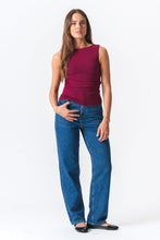 Cargar imagen en el visor de la galería, Ellie Top - Burgundy
