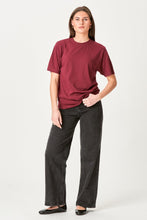 Carica l'immagine nel visualizzatore di Gallery, T -shirt oversize - Borgogna
