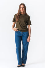 Carica l'immagine nel visualizzatore di Gallery, T -shirt oversize - Olive (Lady)
