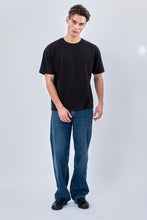 Afbeelding in Gallery-weergave laden, Boxy T-shirt - Black
