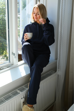 Carica l'immagine nel visualizzatore di Gallery, Essential Sweatpants - Navy
