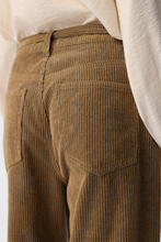 Load image into Gallery viewer, Moji Alima Wide Jeans - Tannin Black
