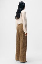 Load image into Gallery viewer, Moji Alima Wide Jeans - Tannin Black
