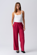 Carica l'immagine nel visualizzatore di Gallery, Leah Loose Pants - Burgundy
