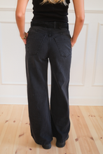 Load image into Gallery viewer, Amalia Jeans - Dark Grey
