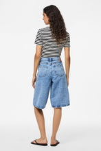 Carica l'immagine nel visualizzatore di Gallery, Sky Denim Jorts - Medium Blue Denim
