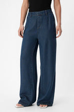 Load image into Gallery viewer, Frame Lisa Wide Pants - Dark Blue Denim Rinse Wash

