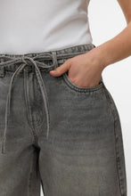 Load image into Gallery viewer, Wien Belt Shorts Mix - Light Grey Denim
