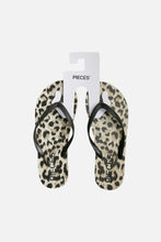 Cargar imagen en el visor de la galería, Summer Print Flip Flop - Black Leo
