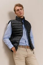 Load image into Gallery viewer, Oslo Vest - Black
