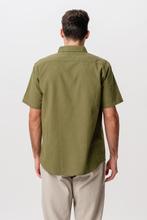 Carica l'immagine nel visualizzatore di Gallery, Short Sleeve Linen Shirt - Kiwi
