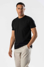 Load image into Gallery viewer, Regular T-shirt - Black
