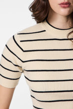 Carica l'immagine nel visualizzatore di Gallery, Mira O-Neck Knit - Birch Black
